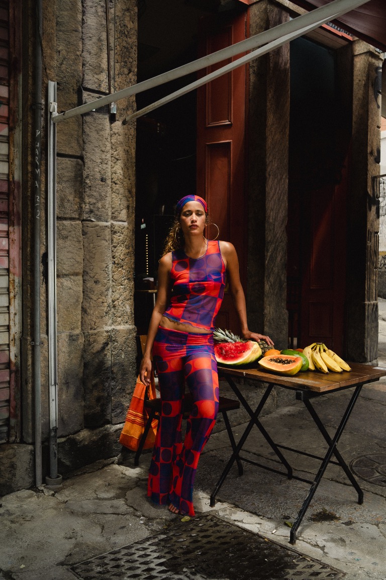 Casa Rosa campaign, editorial look on the rocks