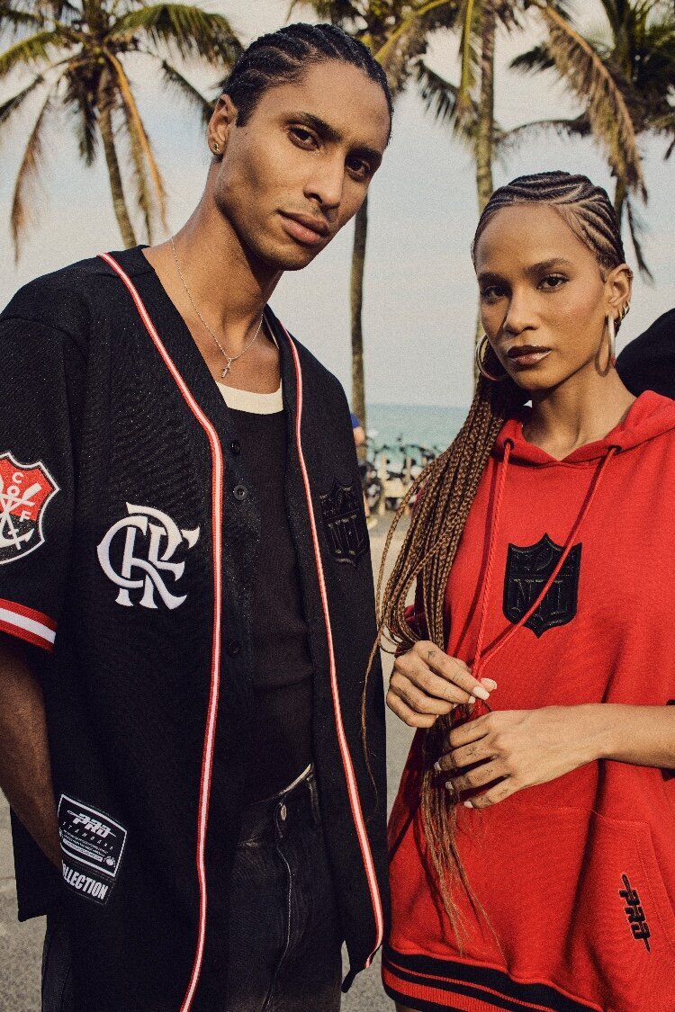 ProStandard NFL &times; Flamengo campaign, two models on the Rio beachfront